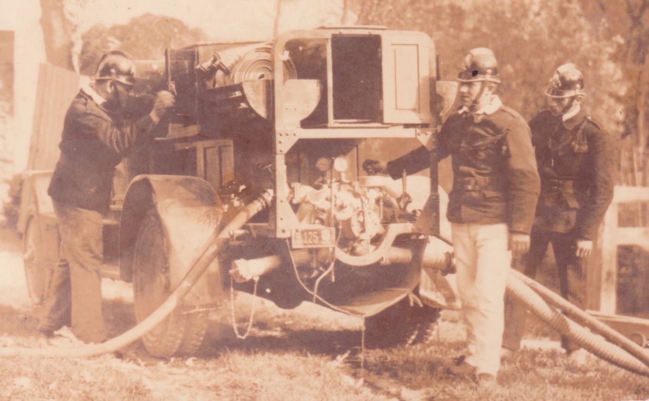 Fotografie einer Feuerwehrspritze aus dem Jahr 1922